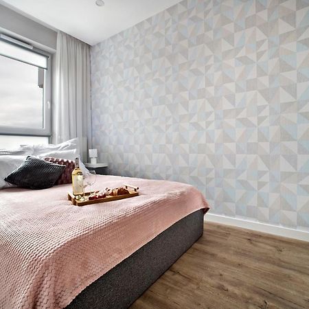 Komputerowa Serviced Apartments By P&O Varsó Kültér fotó