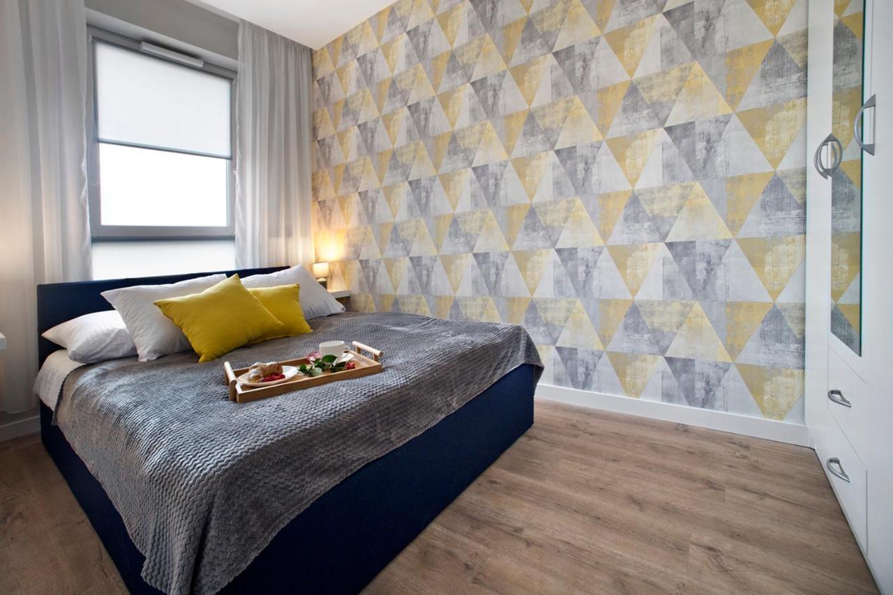 Komputerowa Serviced Apartments By P&O Varsó Kültér fotó