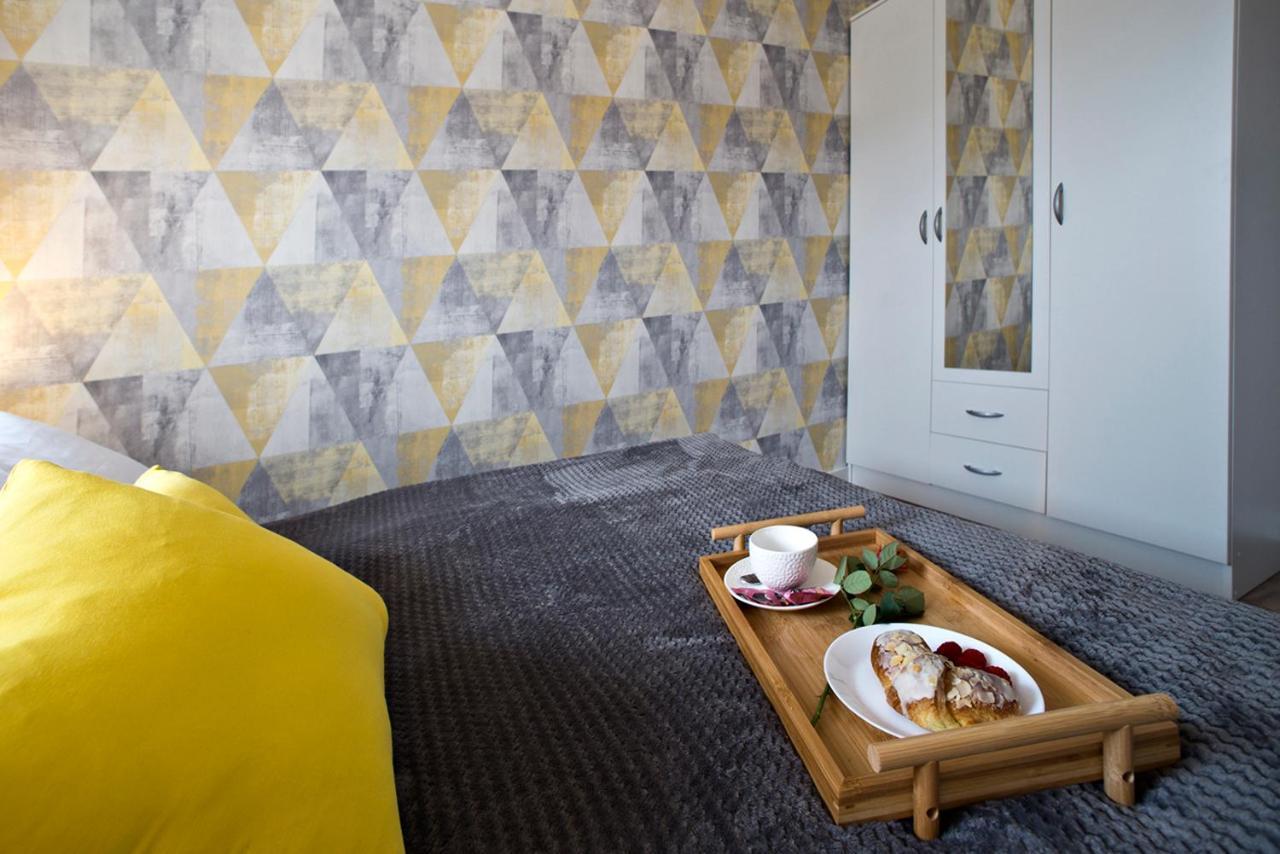 Komputerowa Serviced Apartments By P&O Varsó Kültér fotó