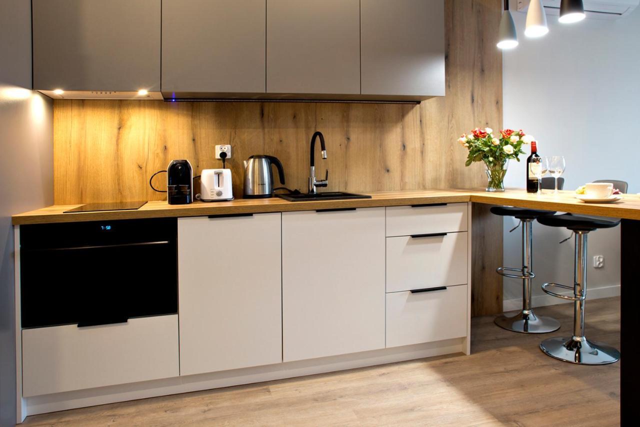 Komputerowa Serviced Apartments By P&O Varsó Kültér fotó