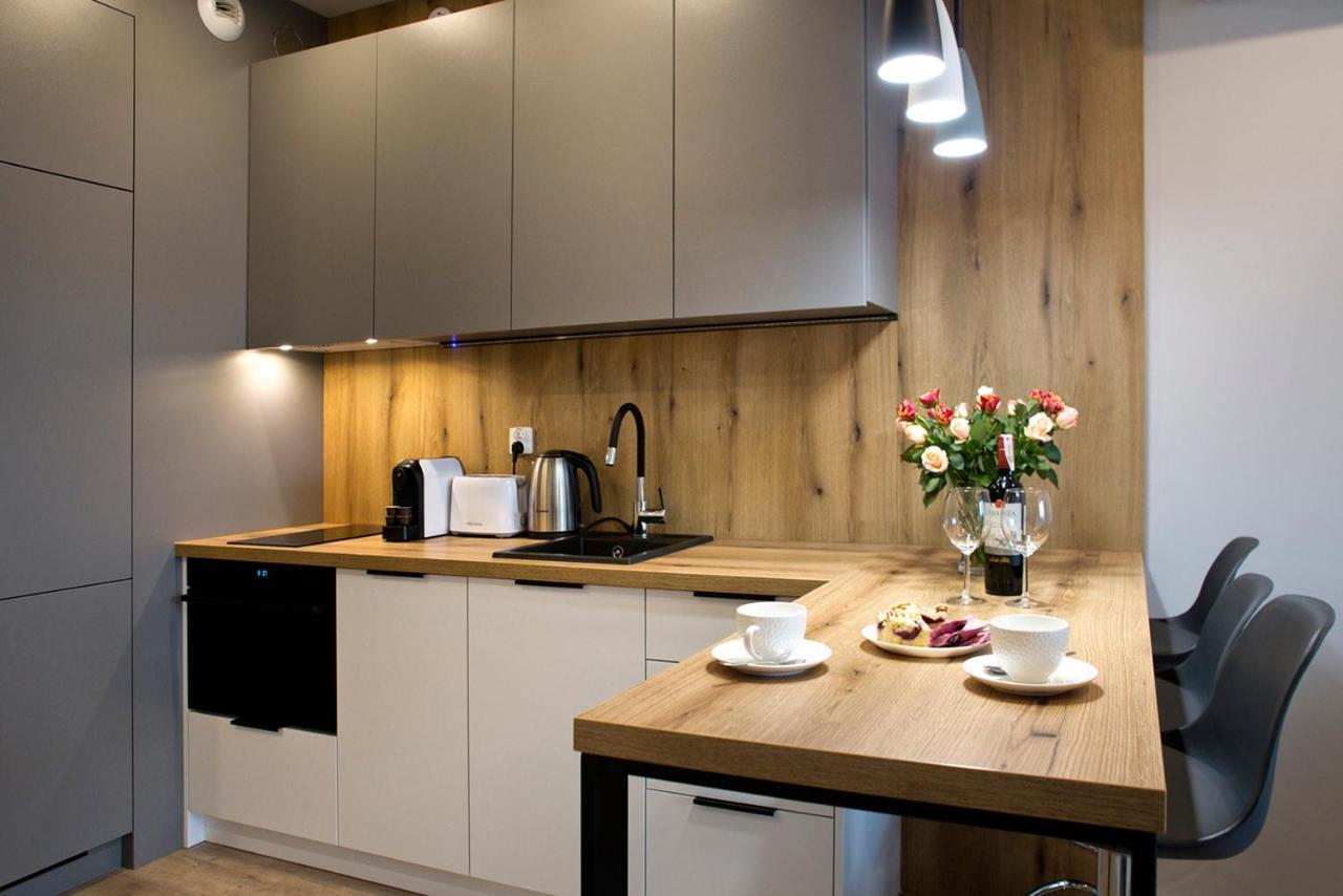Komputerowa Serviced Apartments By P&O Varsó Kültér fotó