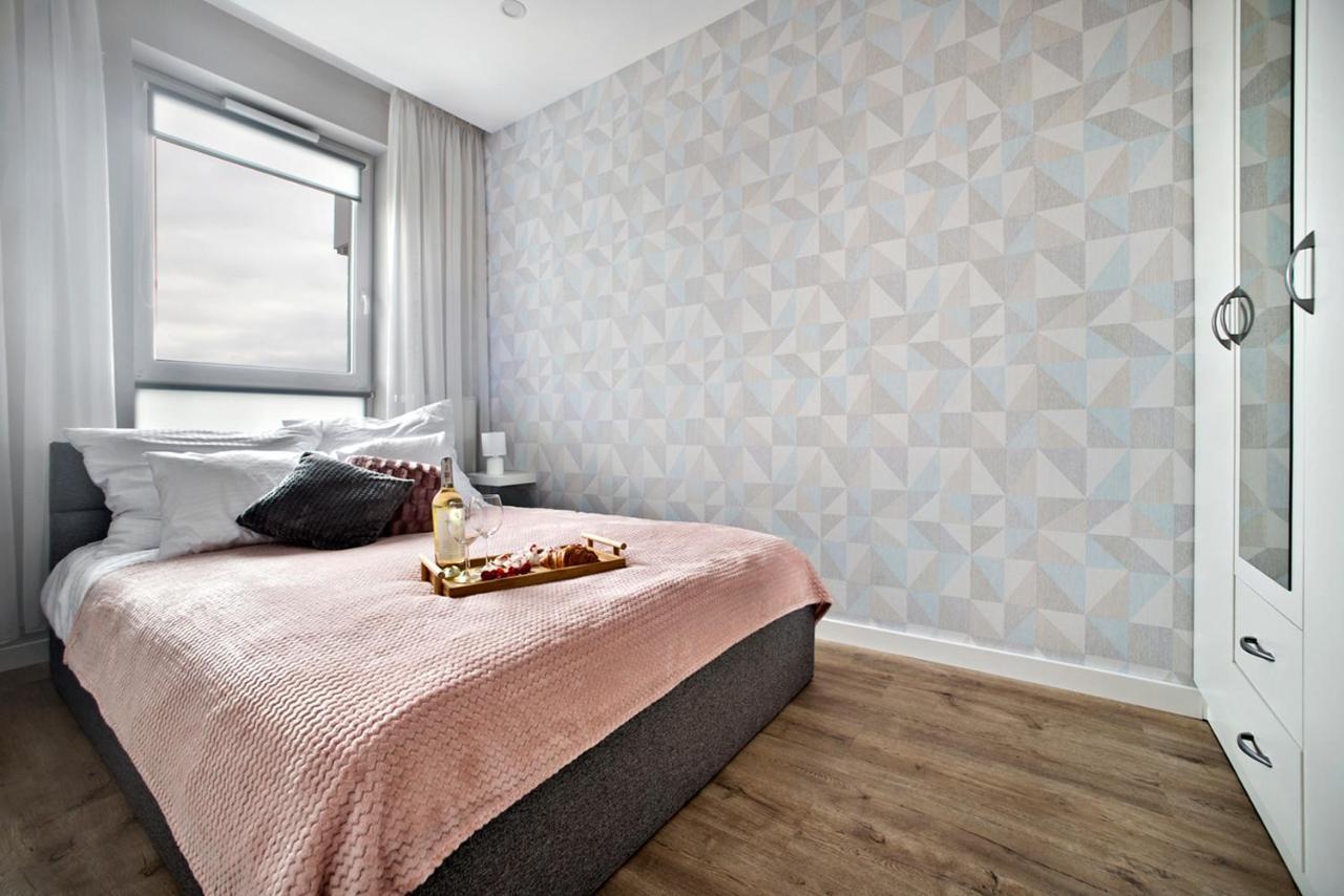 Komputerowa Serviced Apartments By P&O Varsó Kültér fotó