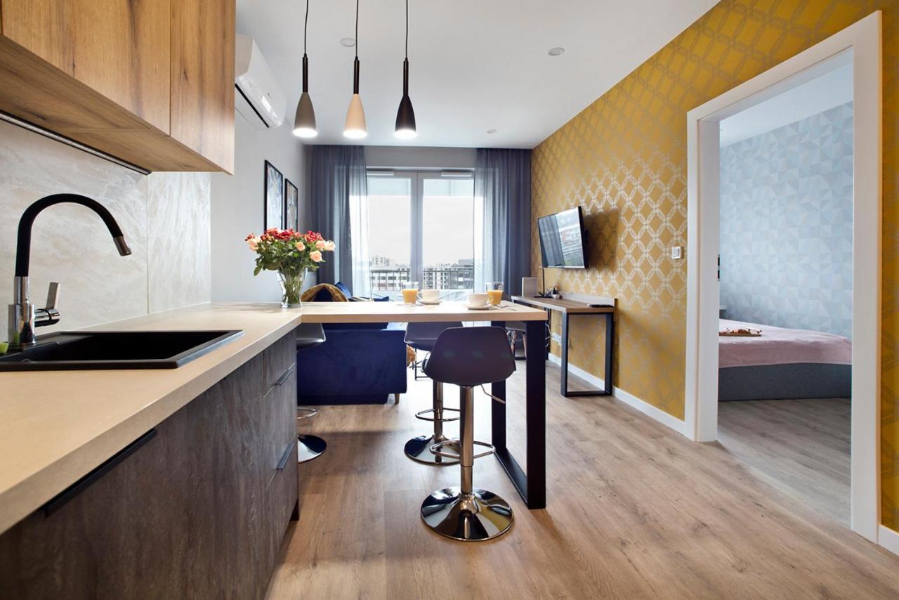 Komputerowa Serviced Apartments By P&O Varsó Kültér fotó