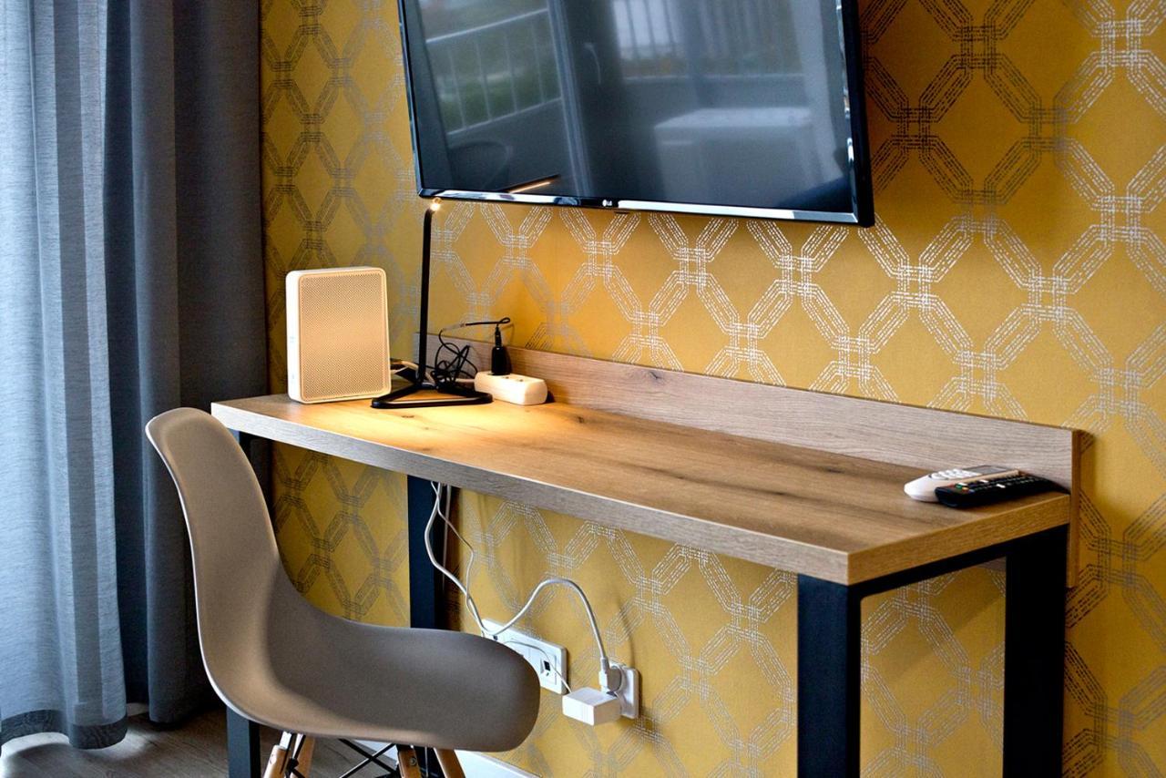 Komputerowa Serviced Apartments By P&O Varsó Kültér fotó