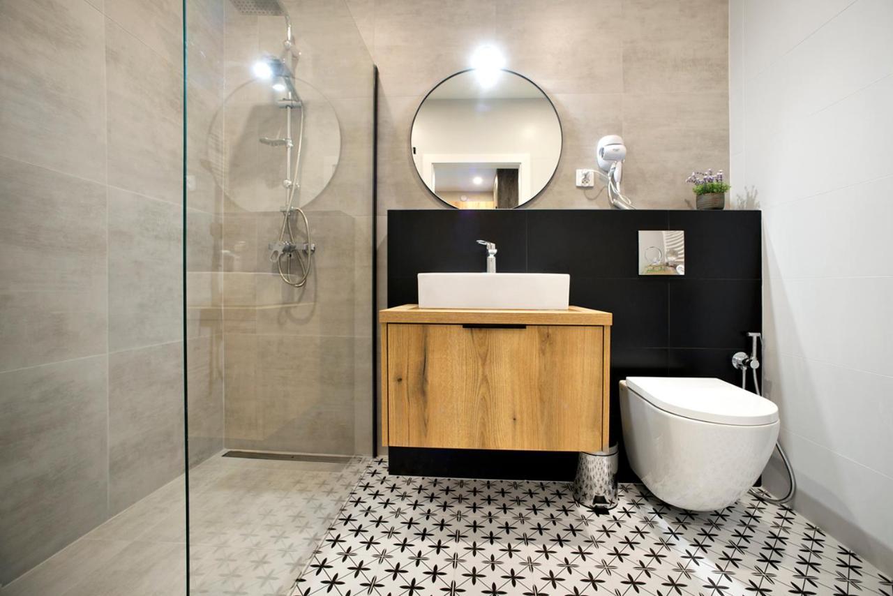 Komputerowa Serviced Apartments By P&O Varsó Kültér fotó